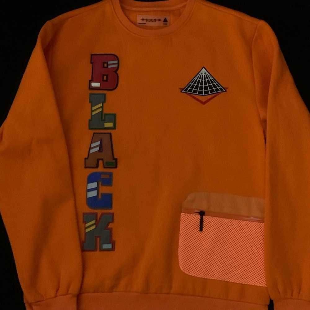 Black pyramid sweatshirt